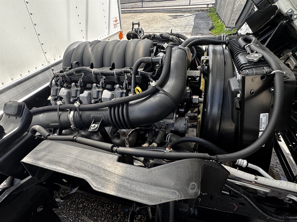 2023 Isuzu Npr-hd - $31,995