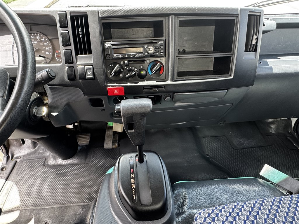 2023 Isuzu Npr-hd - $31,995