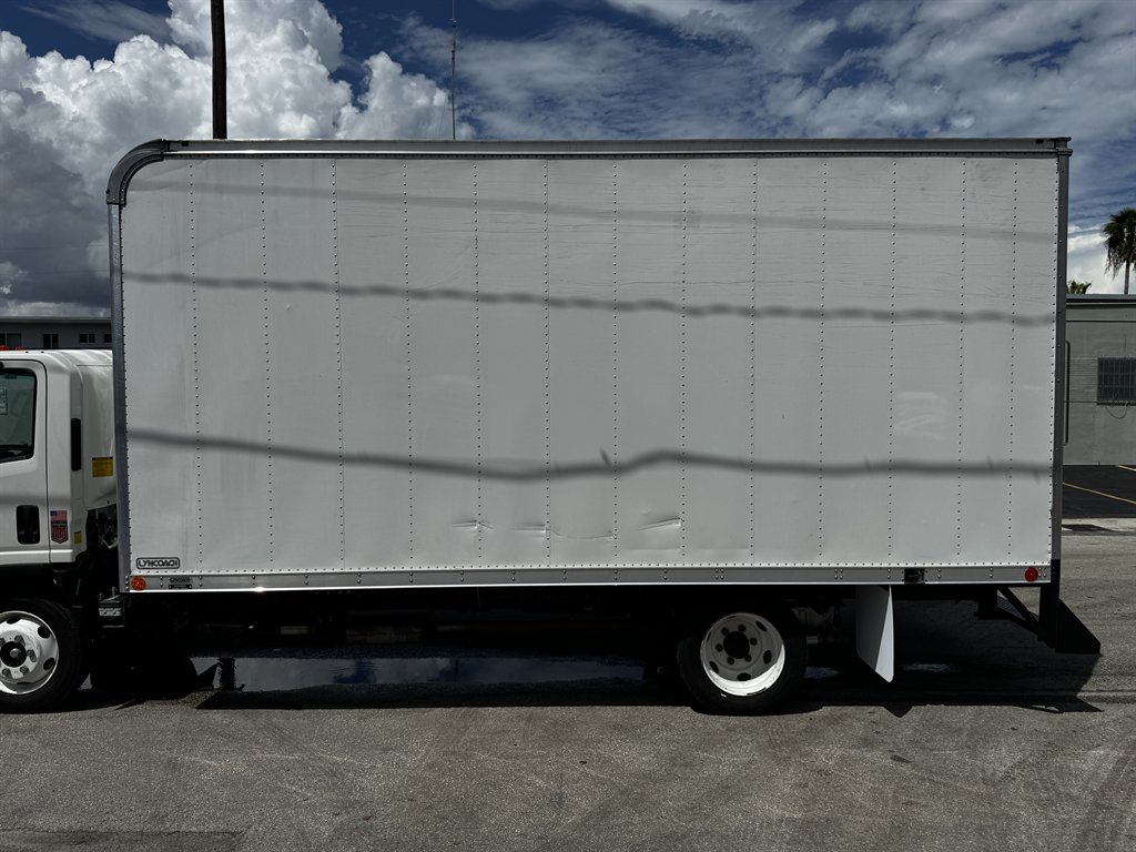 2023 Isuzu Npr-hd - $31,995