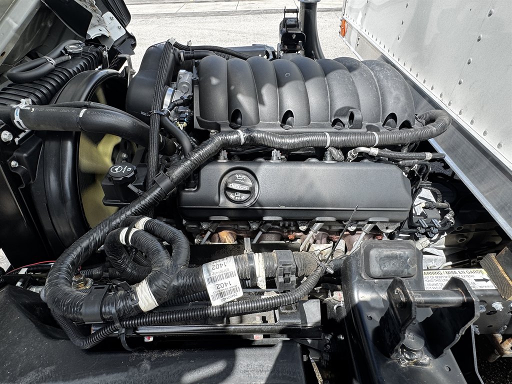 2023 Isuzu Npr-hd - $31,995