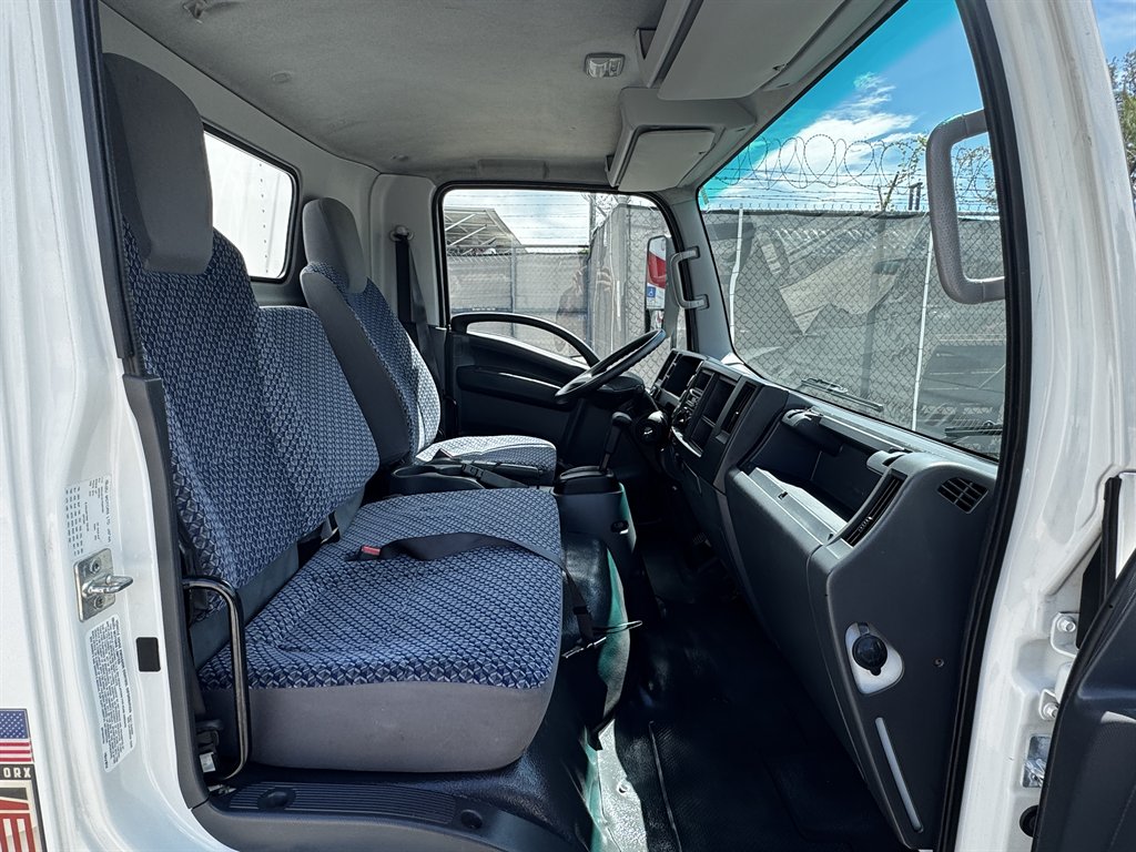 2023 Isuzu Npr-hd - $31,995