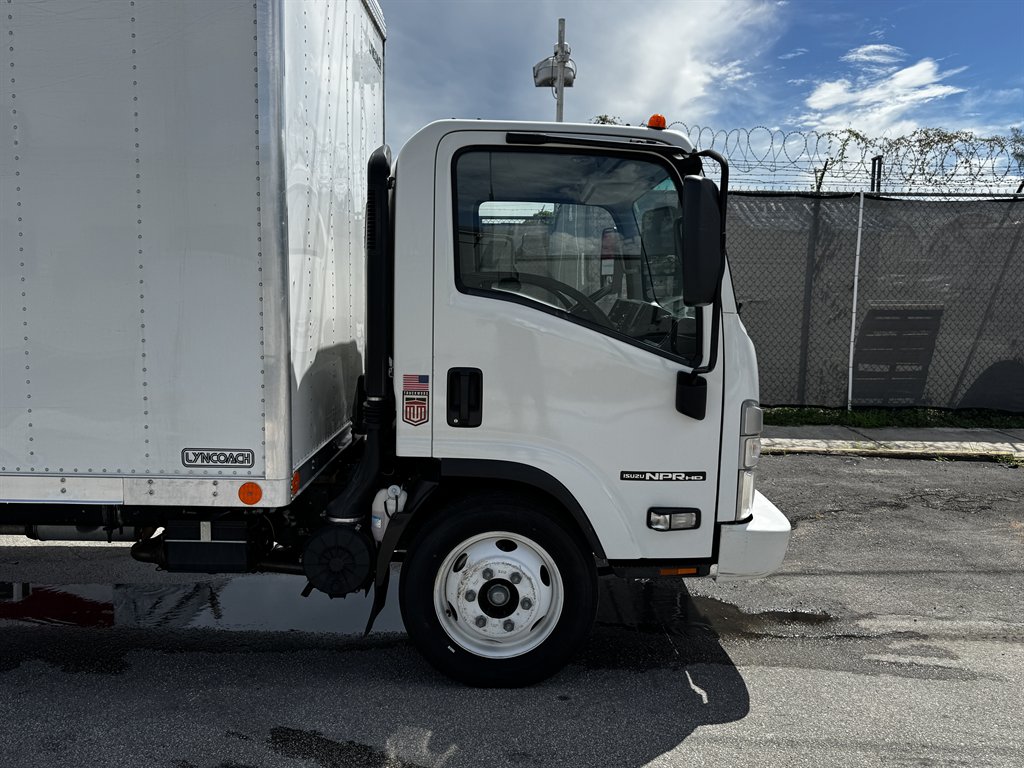 2023 Isuzu Npr-hd - $31,995
