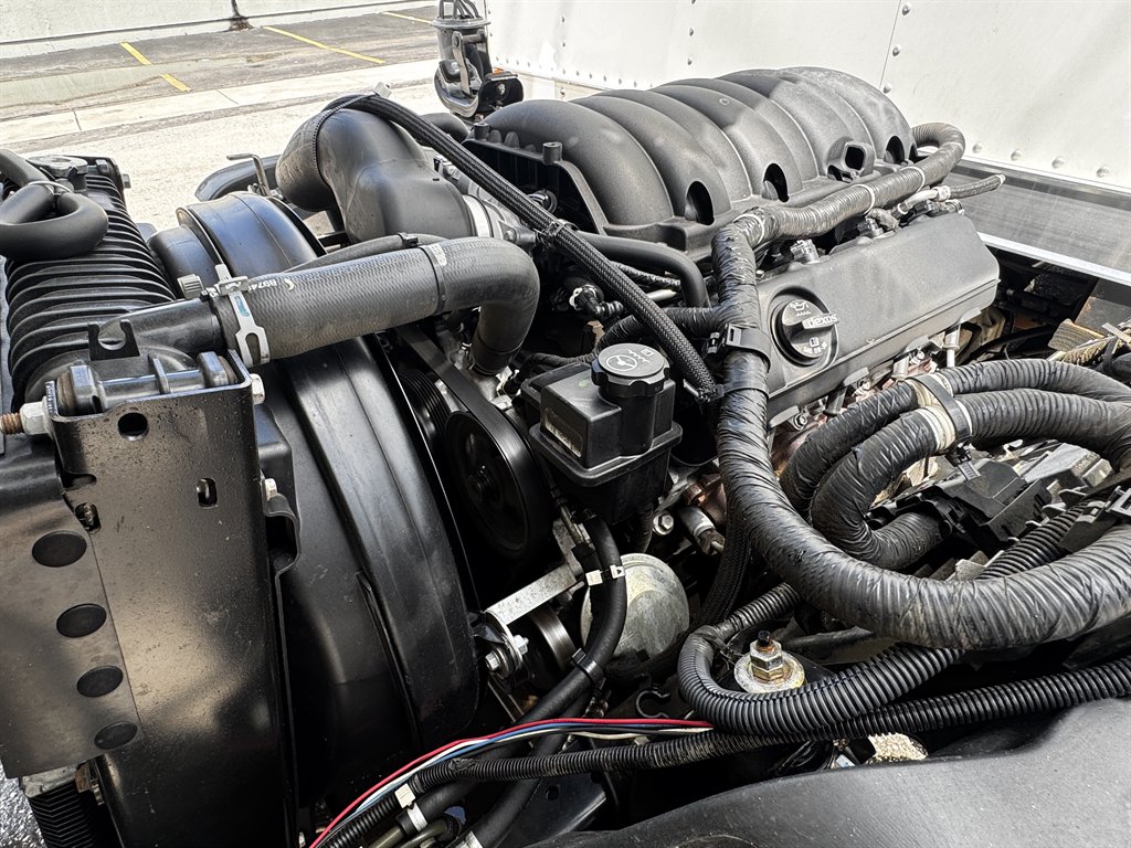 2023 Isuzu Npr-hd - $31,995