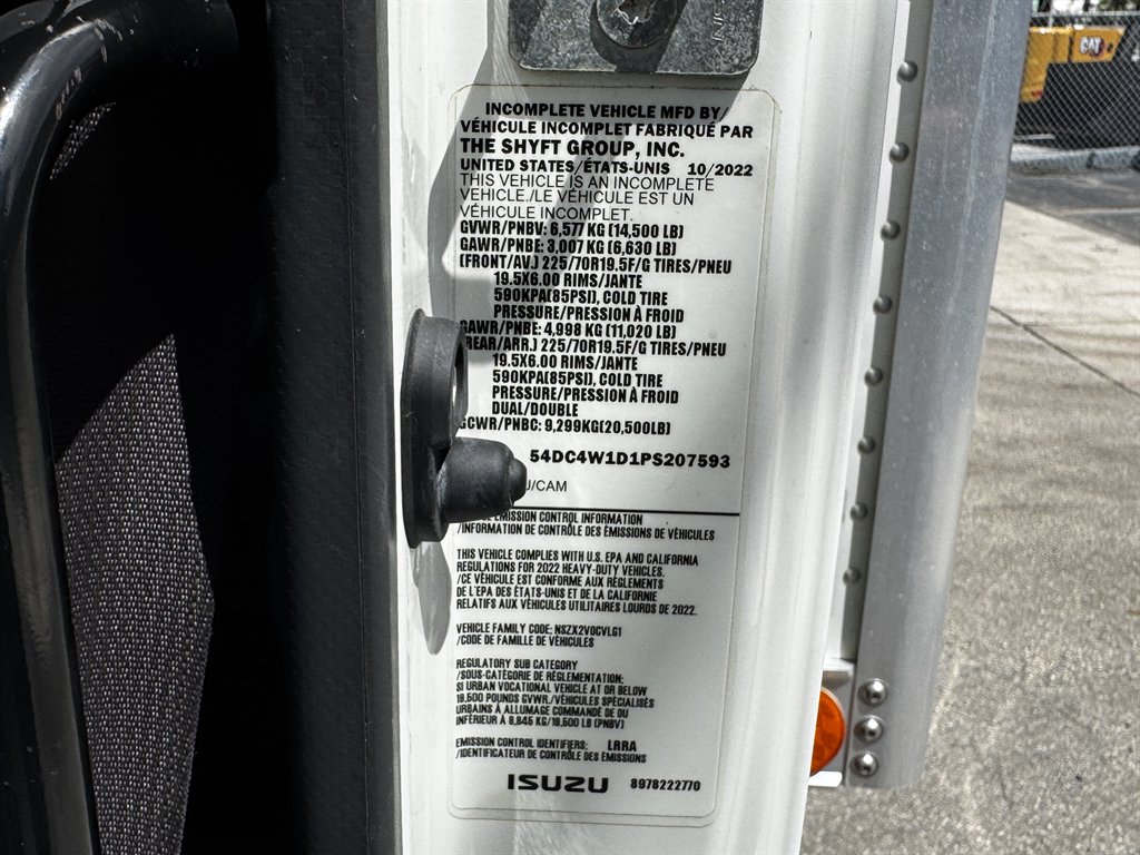 2023 Isuzu Npr-hd - $31,995