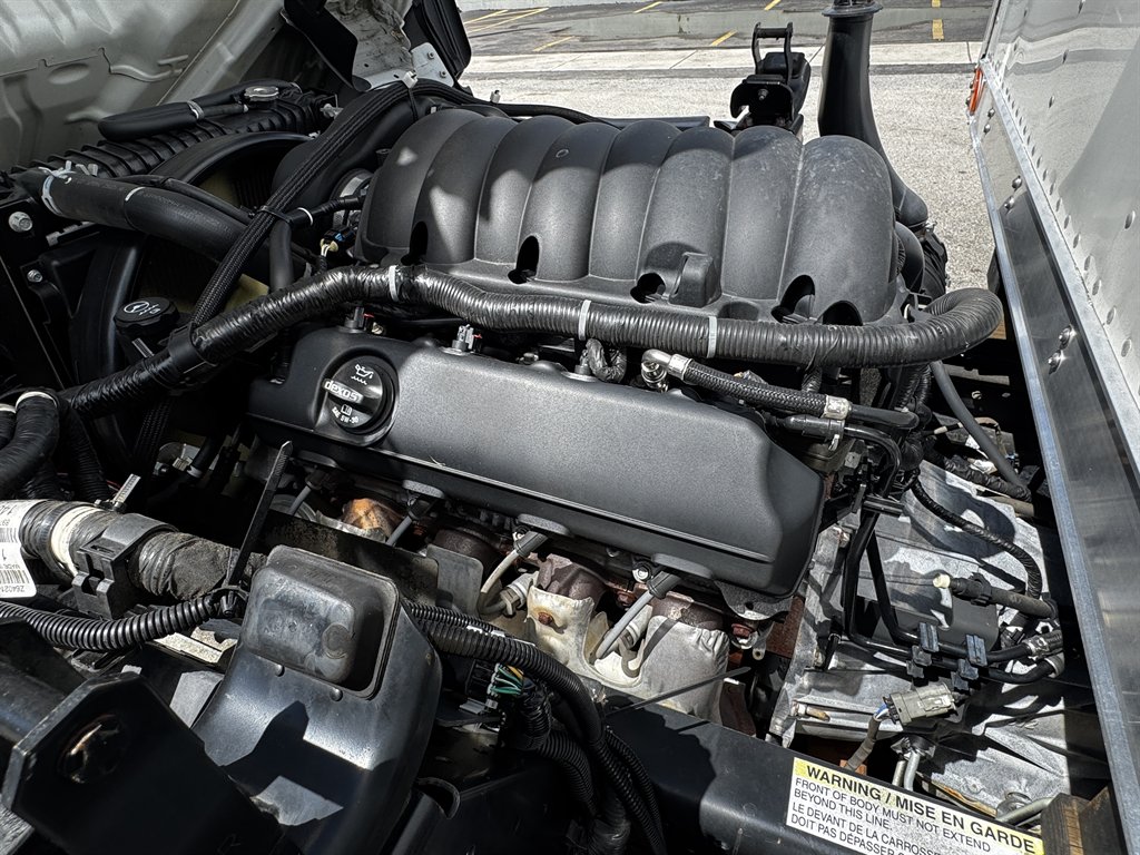 2023 Isuzu Npr-hd - $31,995