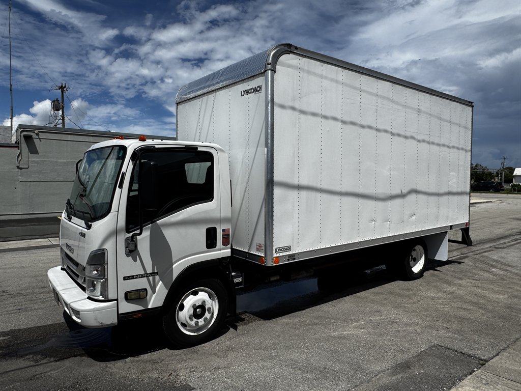 2023 Isuzu Npr-hd - $31,995
