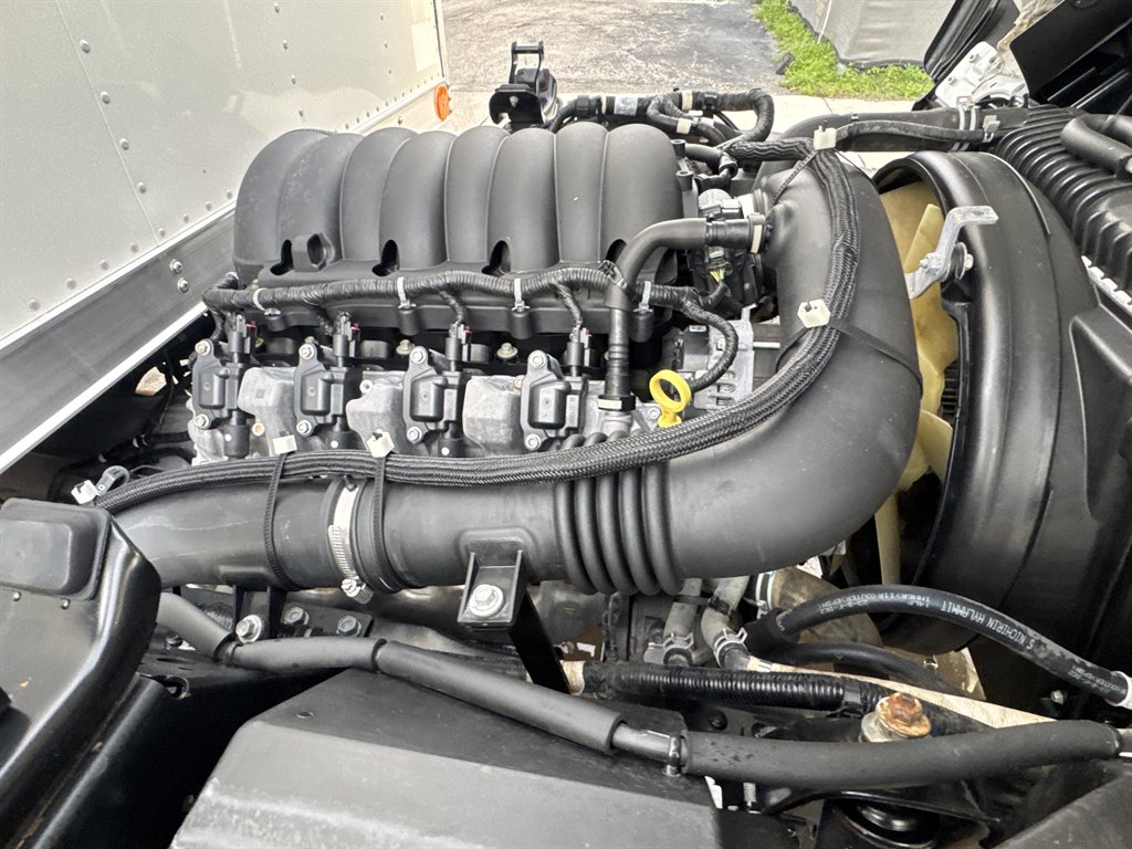 2023 Isuzu Npr-hd - $28,995