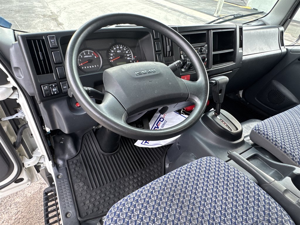 2023 Isuzu Npr-hd - $28,995