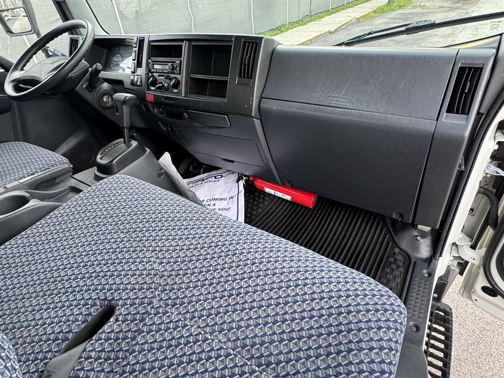 2023 Isuzu Npr-hd - $28,995