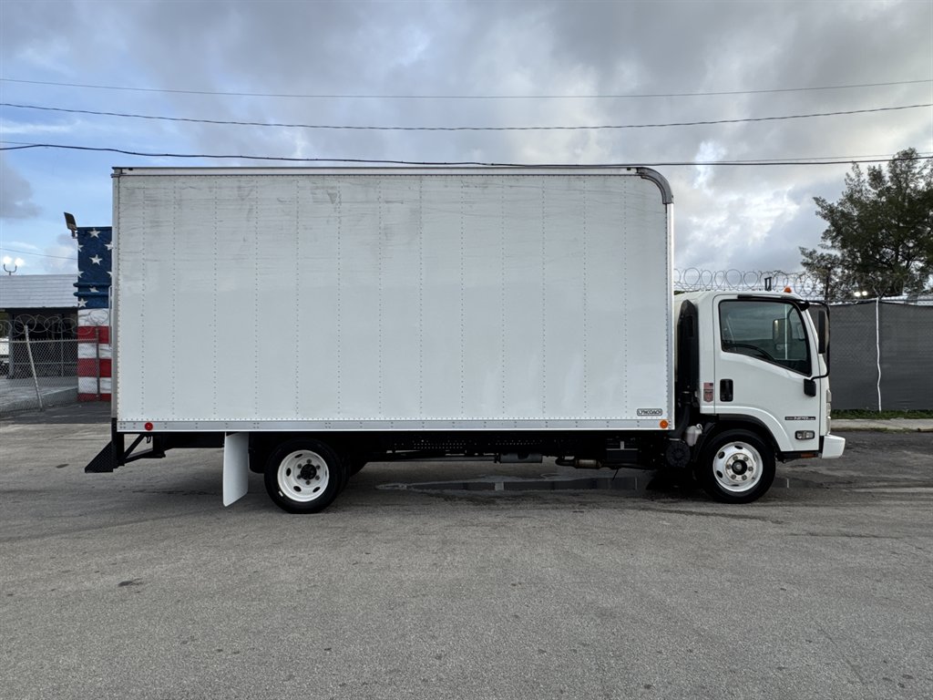 2023 Isuzu Npr-hd - $28,995