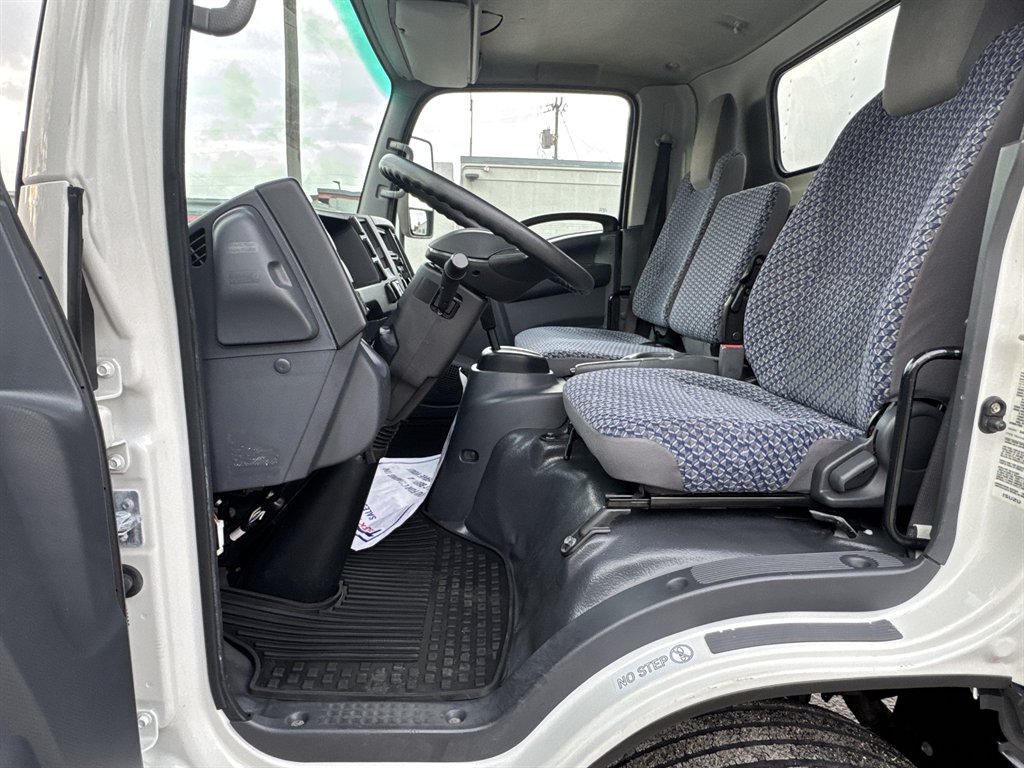 2023 Isuzu Npr-hd - $28,995