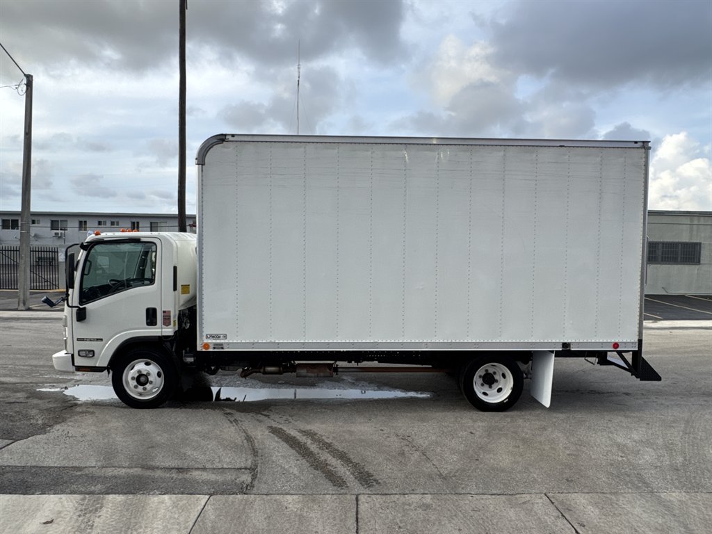 2023 Isuzu Npr-hd - $28,995