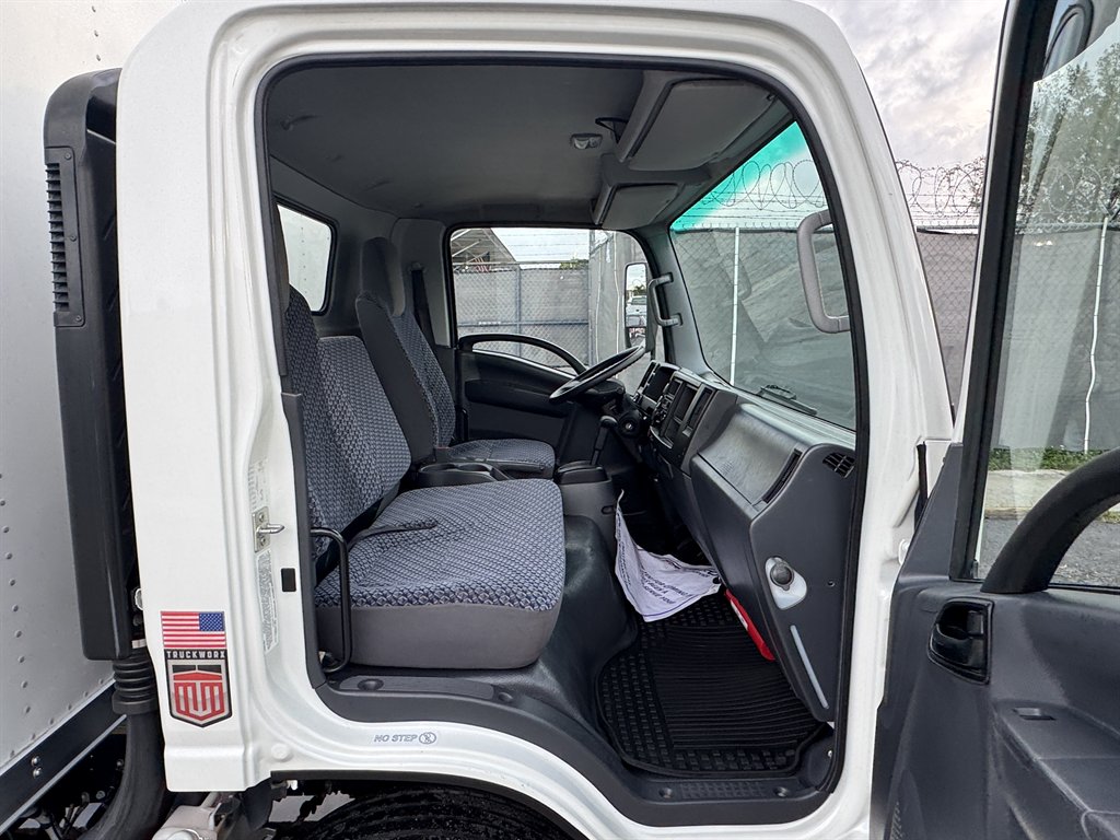 2023 Isuzu Npr-hd - $28,995