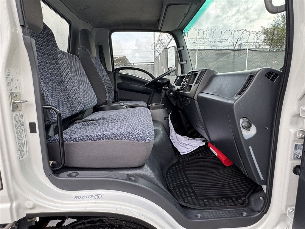 2023 Isuzu Npr-hd - $28,995