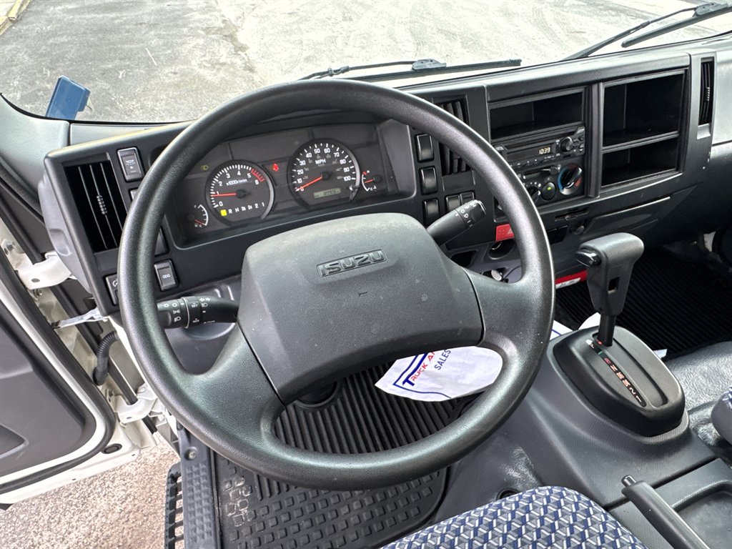 2023 Isuzu Npr-hd - $28,995