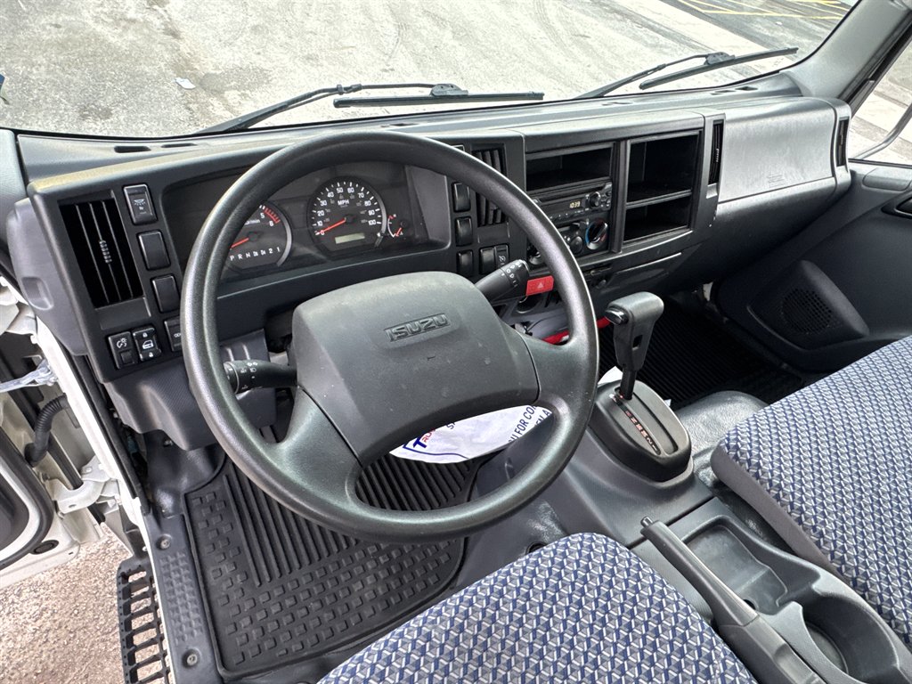 2023 Isuzu Npr-hd - $28,995