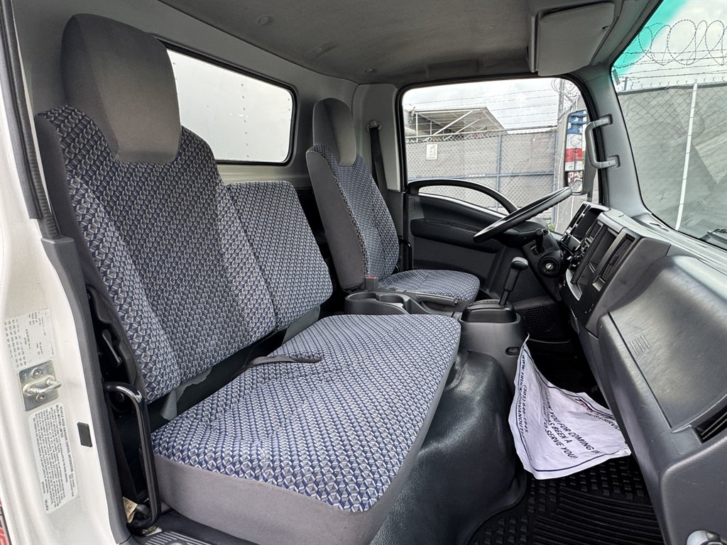 2023 Isuzu Npr-hd - $28,995