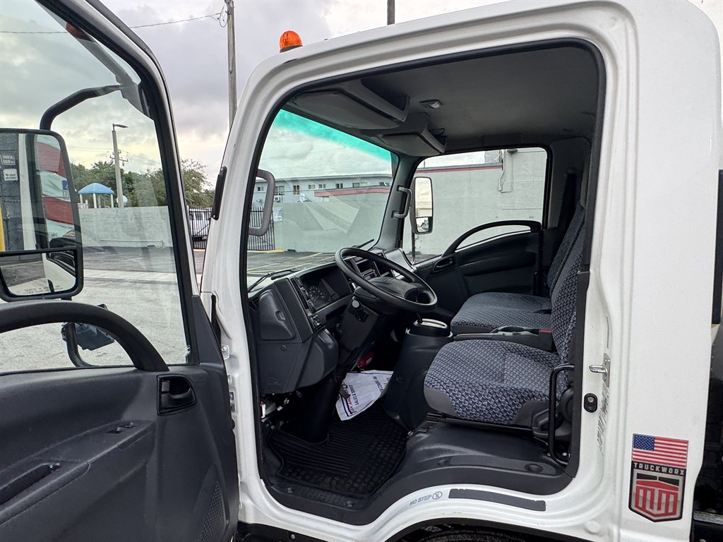 2023 Isuzu Npr-hd - $28,995