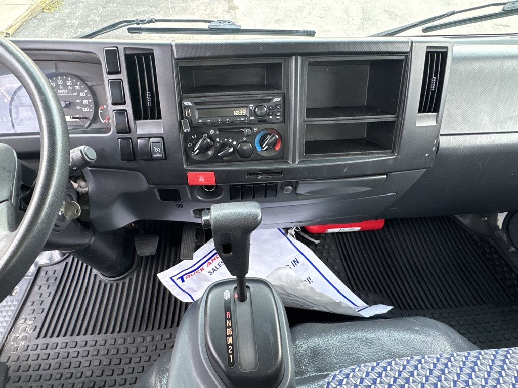 2023 Isuzu Npr-hd - $28,995