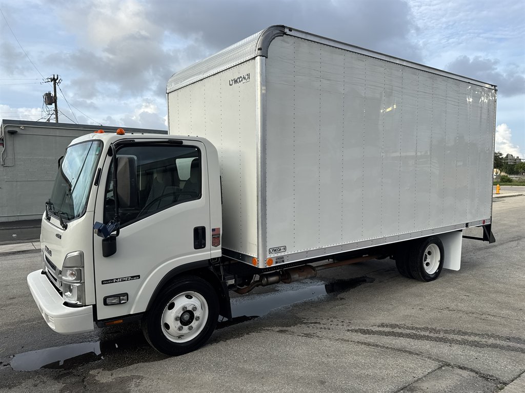 2023 Isuzu Npr-hd - $28,995