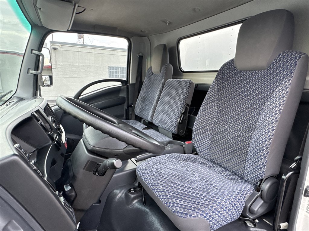 2023 Isuzu Npr-hd - $28,995