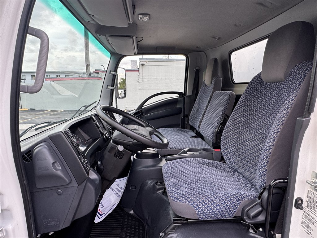 2023 Isuzu Npr-hd - $28,995