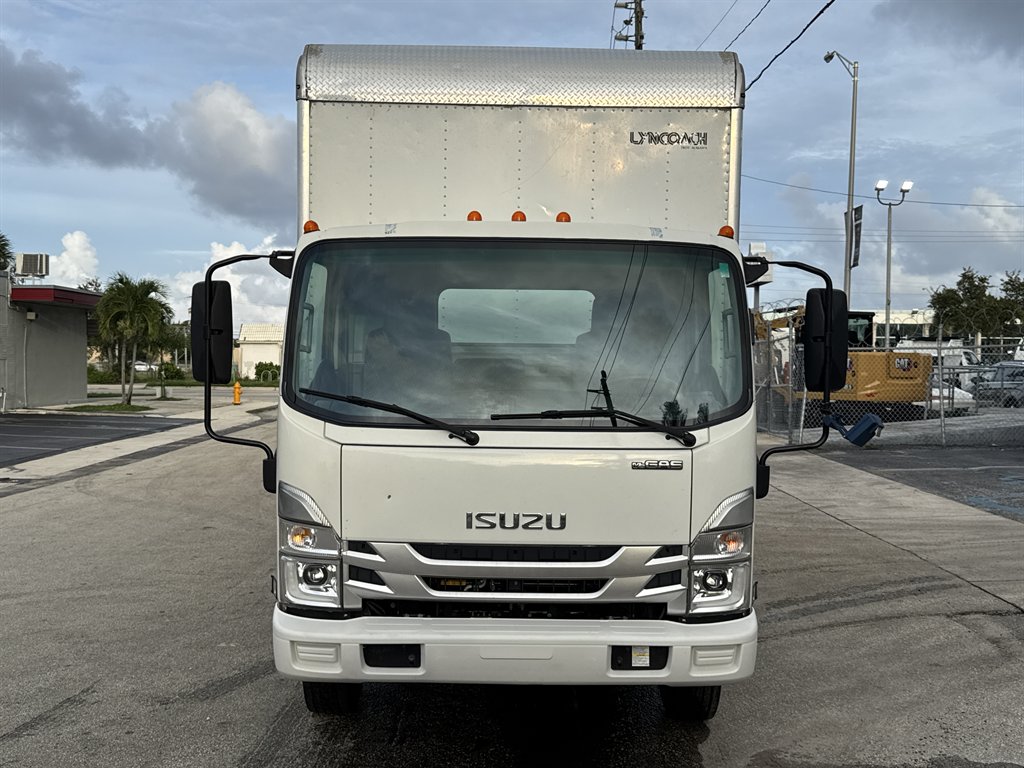2023 Isuzu Npr-hd - $28,995