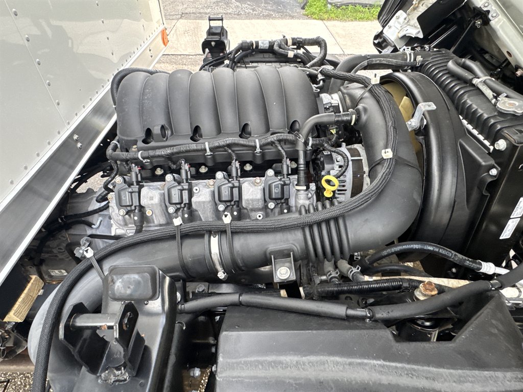 2023 Isuzu Npr-hd - $28,995