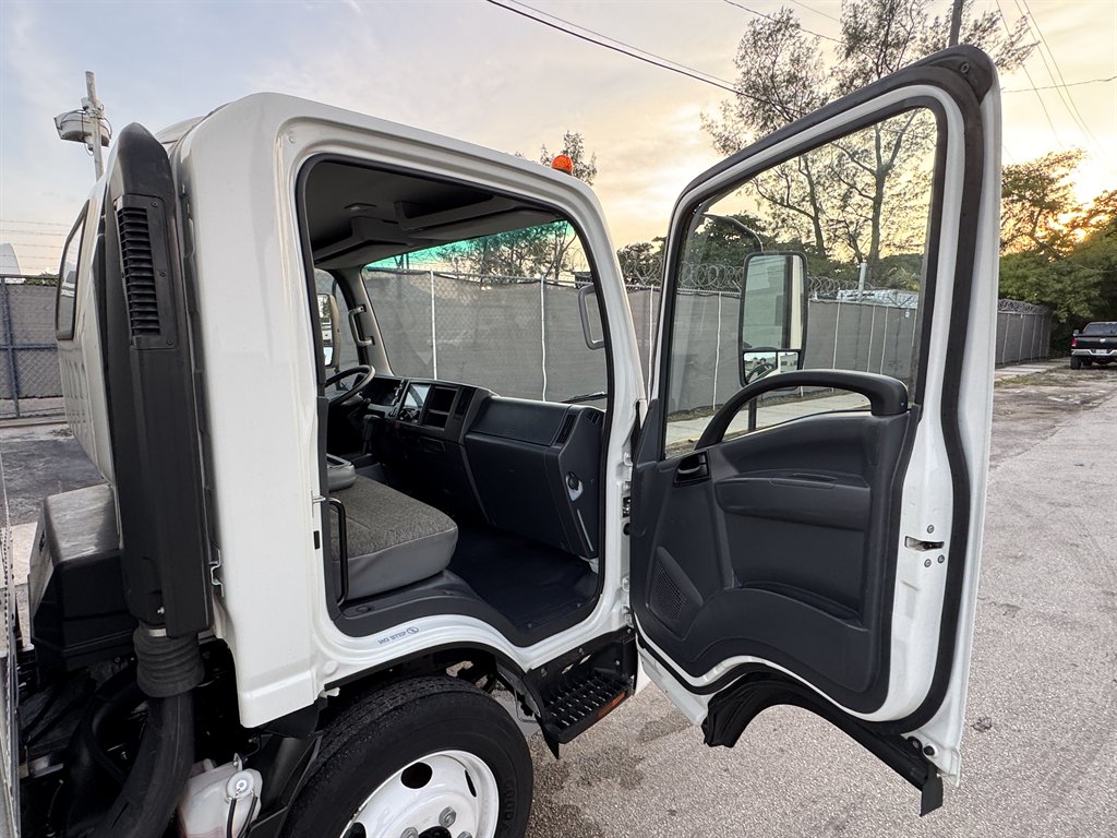 2024 Isuzu Npr-hd - $51,995