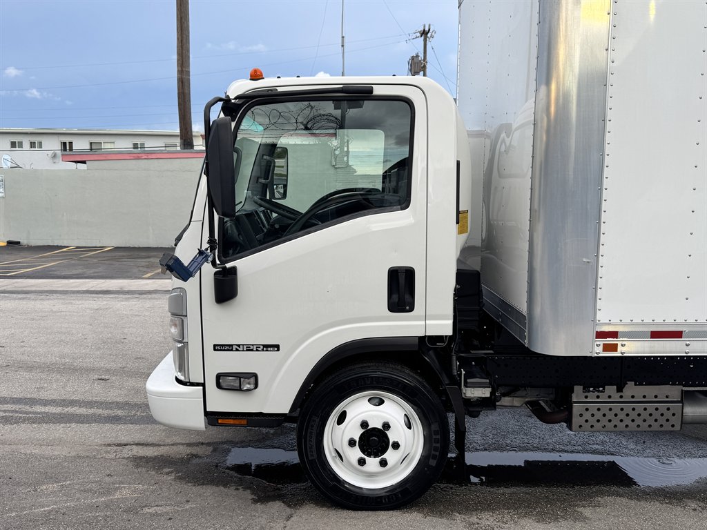 2024 Isuzu Npr-hd - $52,995