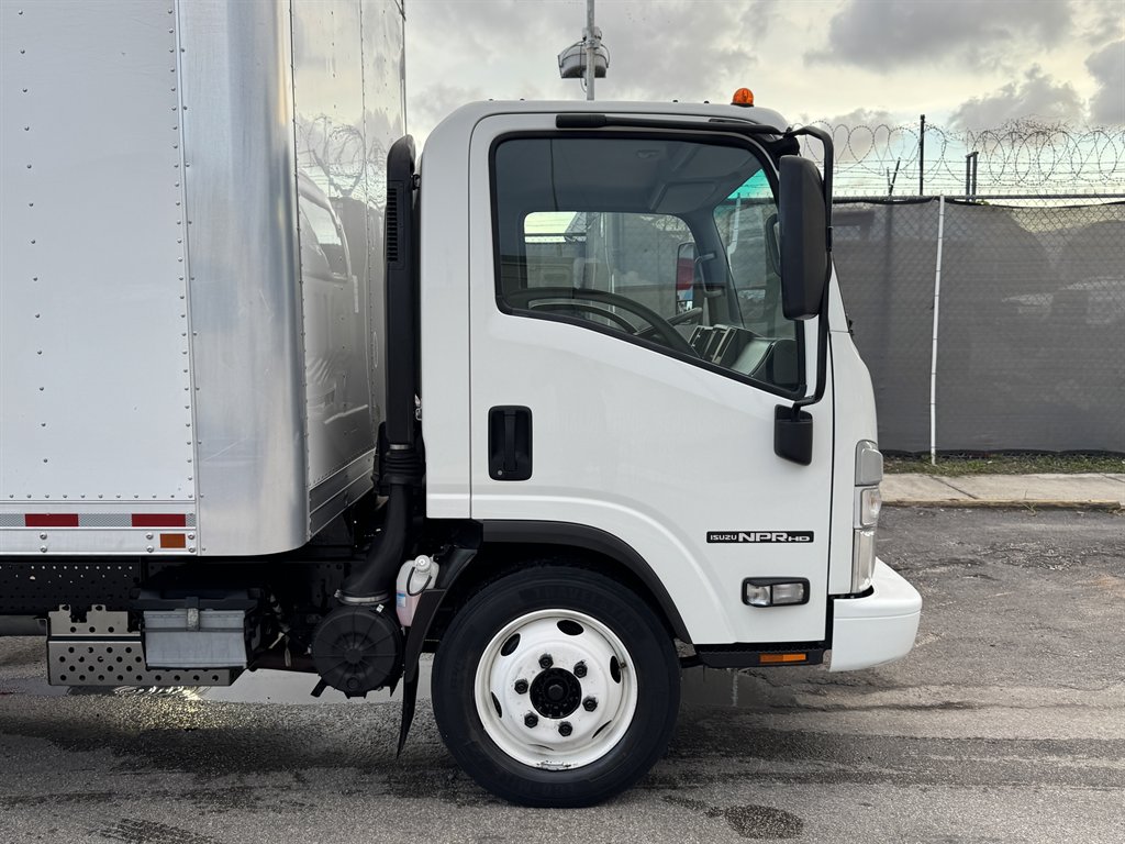2024 Isuzu Npr-hd - $52,995