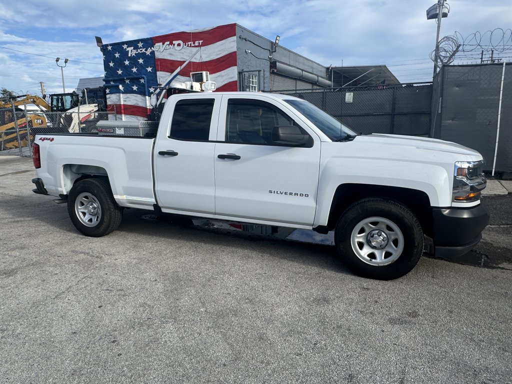 2018 Chevrolet Silverado 1500 - $17,595