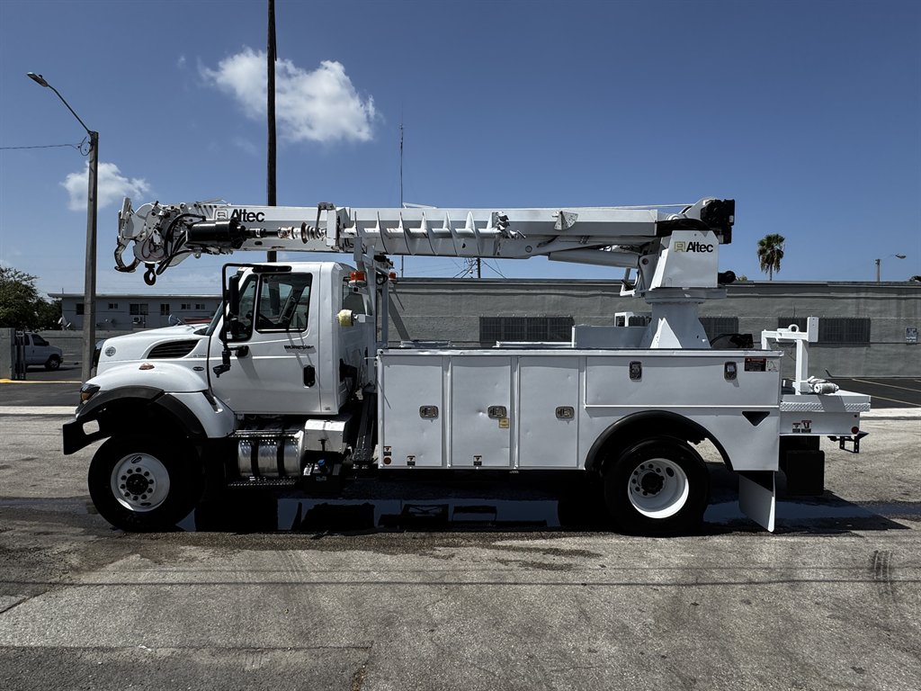 2017 International Sr515 - $59,995
