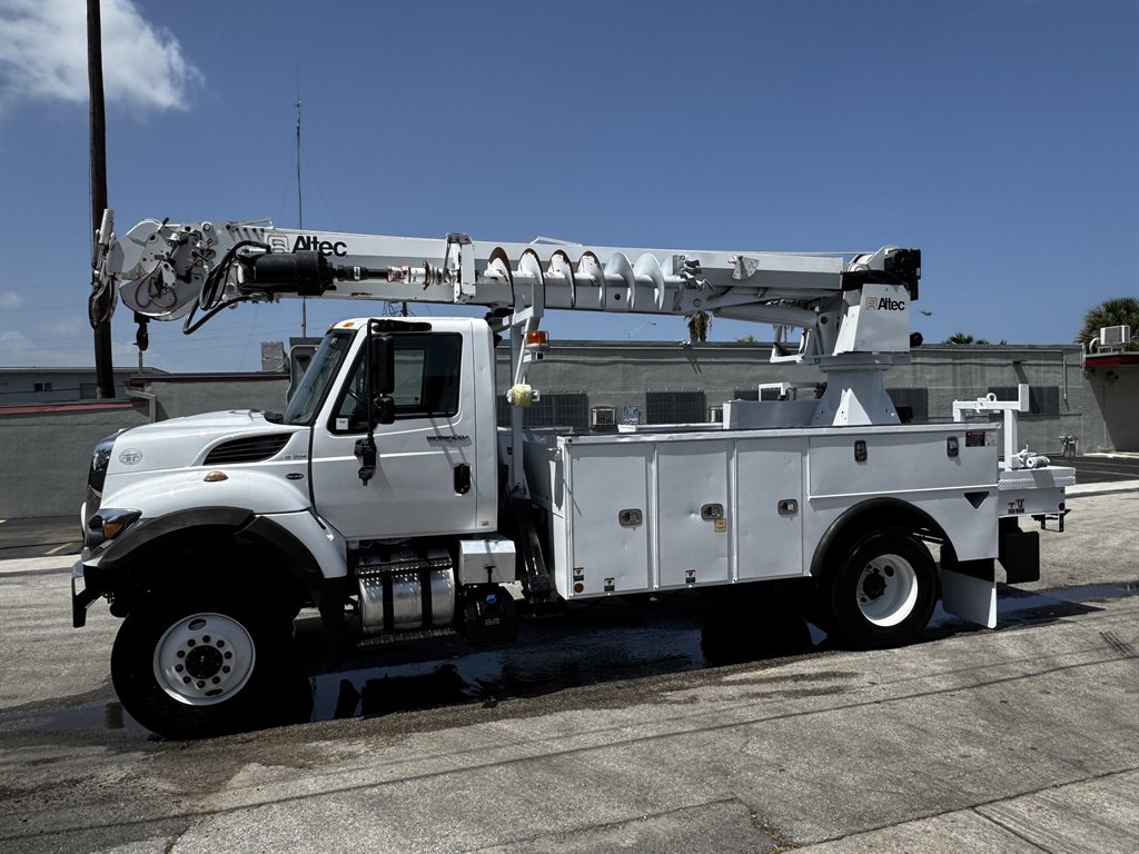 2017 International Sr515 - $59,995