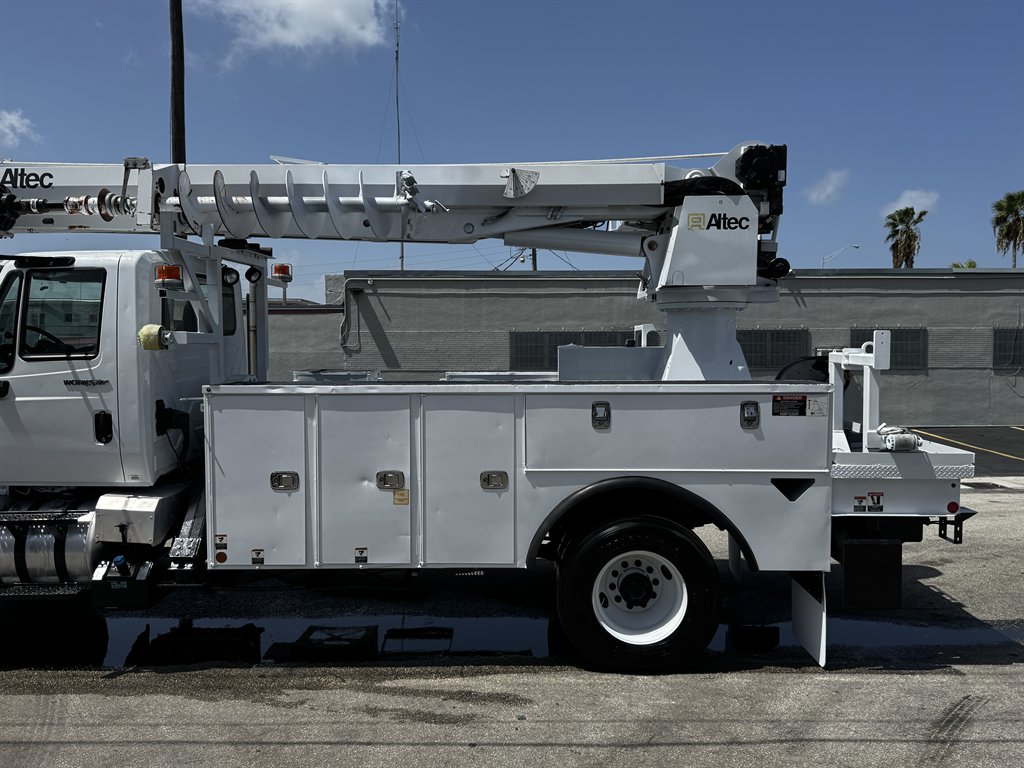 2017 International Sr515 - $59,995