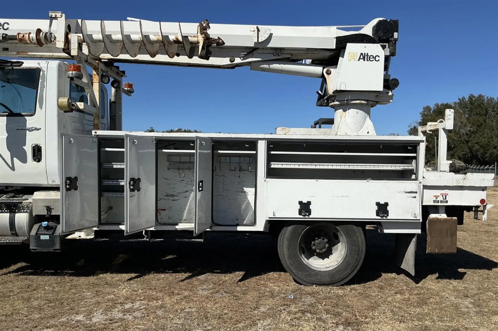2017 International 4300 - $59,995