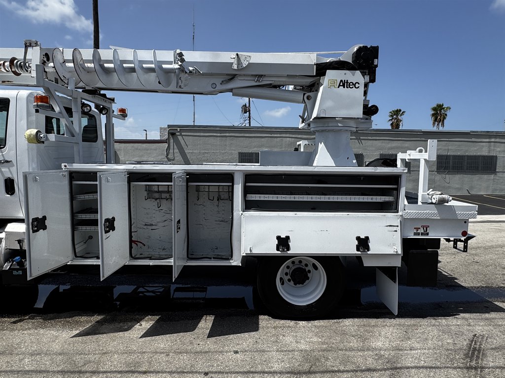 2017 International Sr515 - $59,995