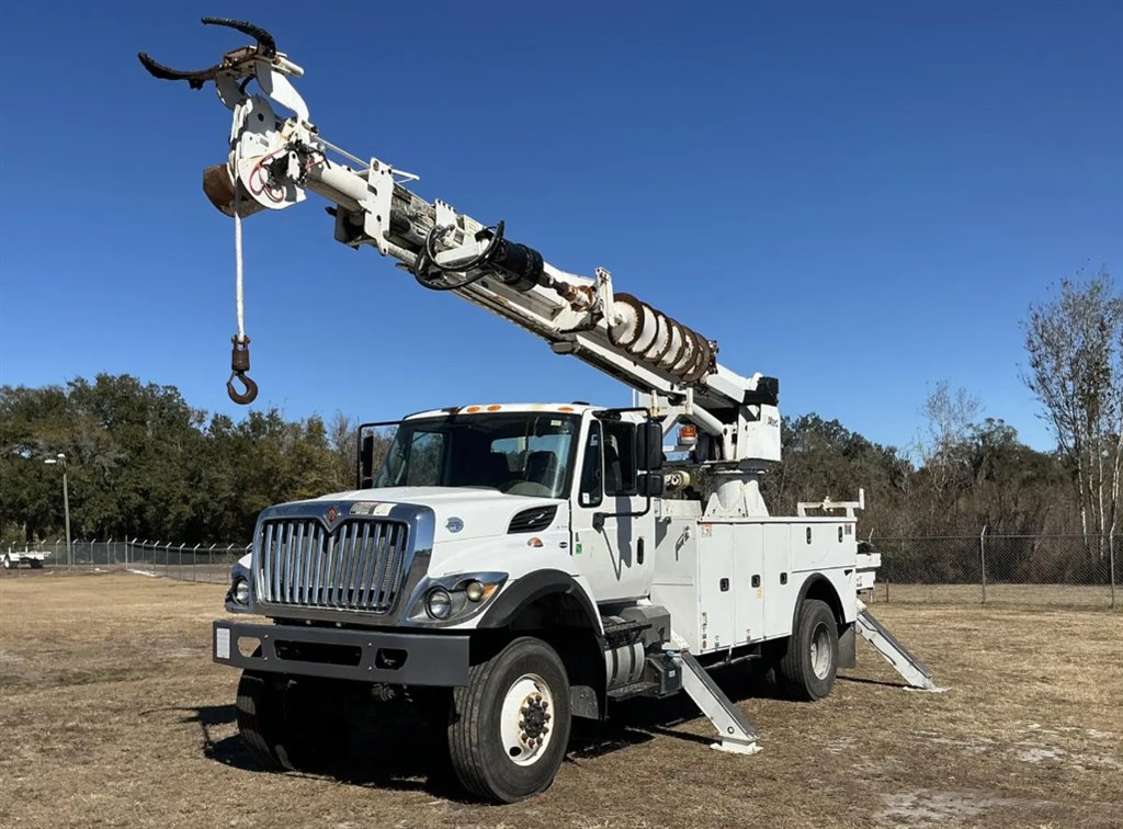 2017 International 4300 - $59,995