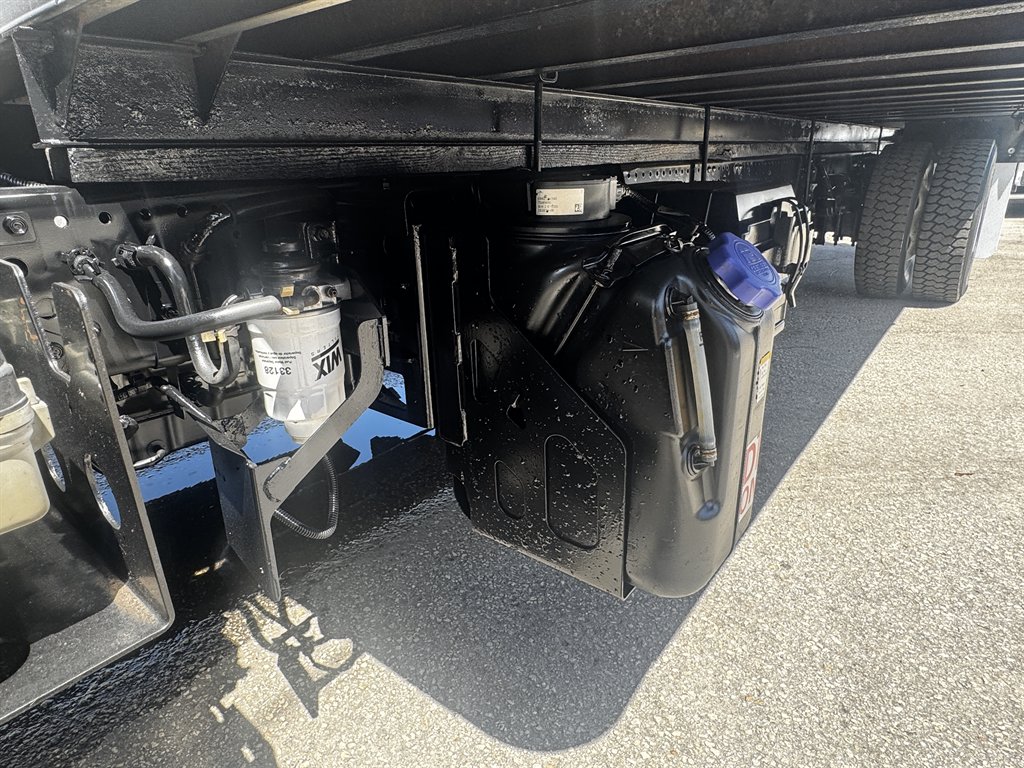 2019 Isuzu Nrr - $29,995