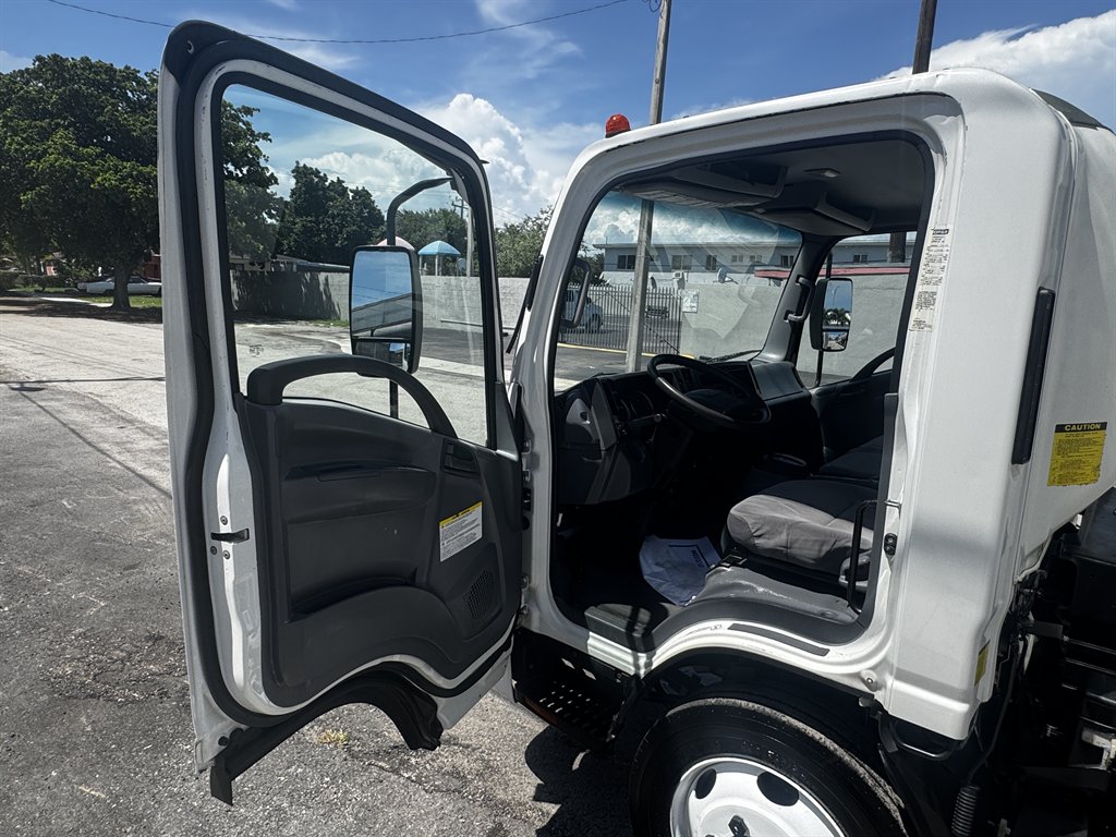 2019 Isuzu Nrr - $29,995