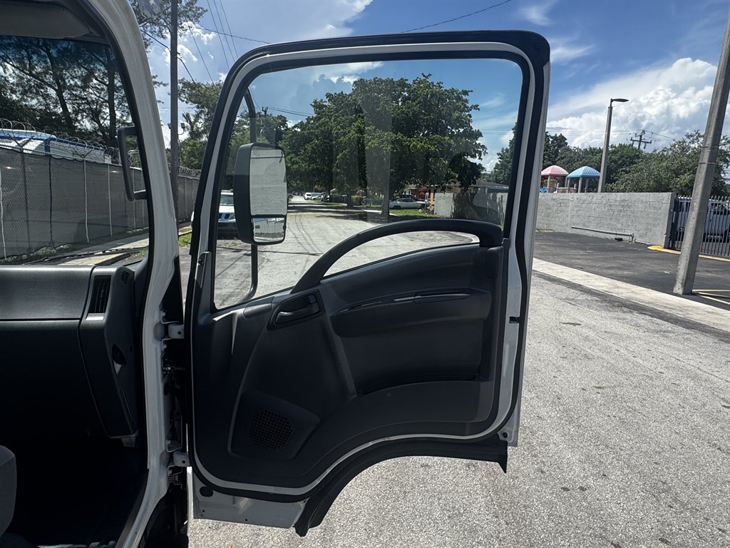 2019 Isuzu Nrr - $29,995