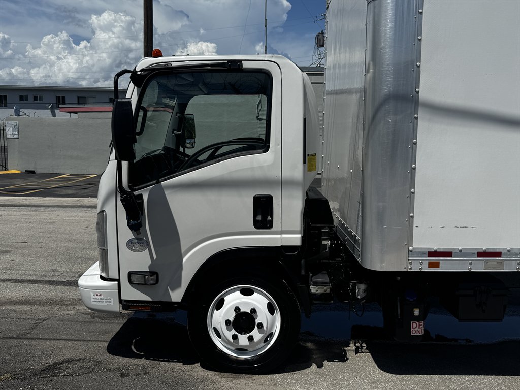 2019 Isuzu Nrr - $29,995