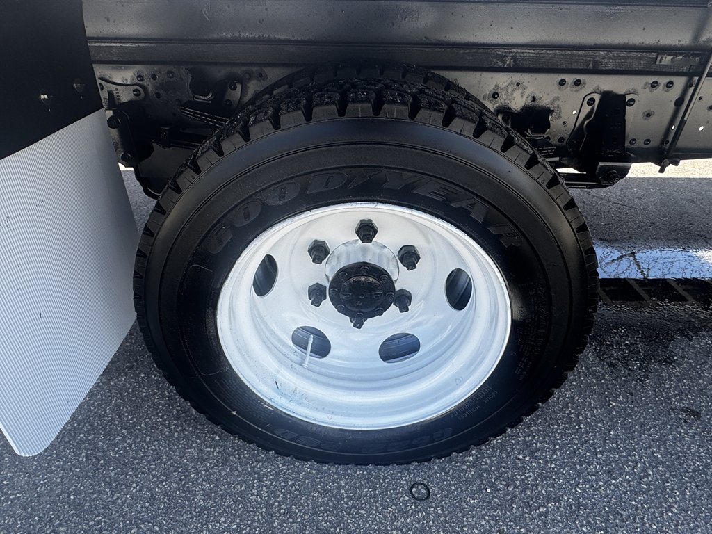 2019 Isuzu Nrr - $29,995