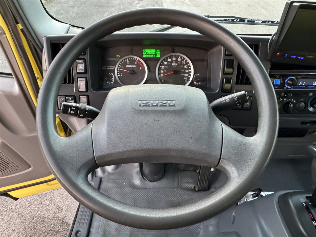 2017 Isuzu Nrr - $24,995