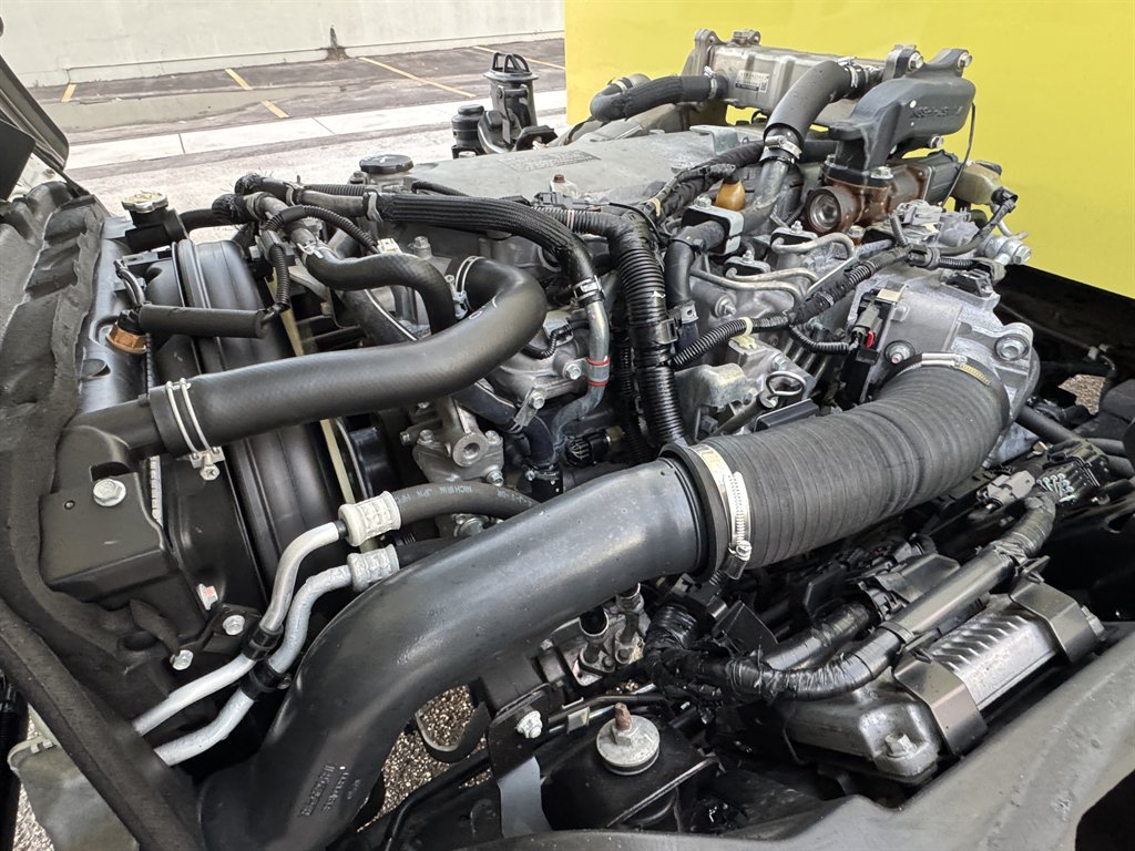 2017 Isuzu Nrr - $24,995
