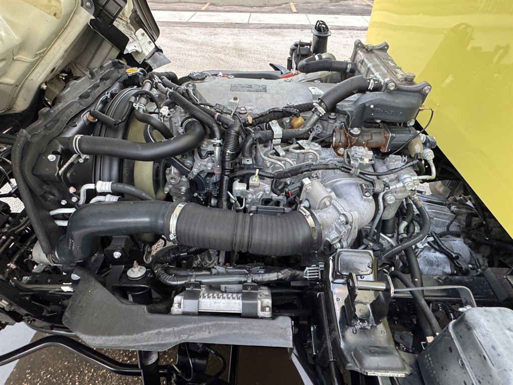 2017 Isuzu Nrr - $24,995