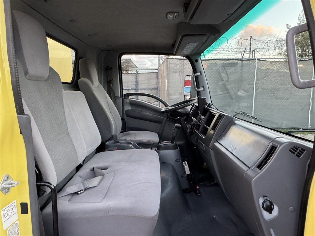 2017 Isuzu Nrr - $24,995