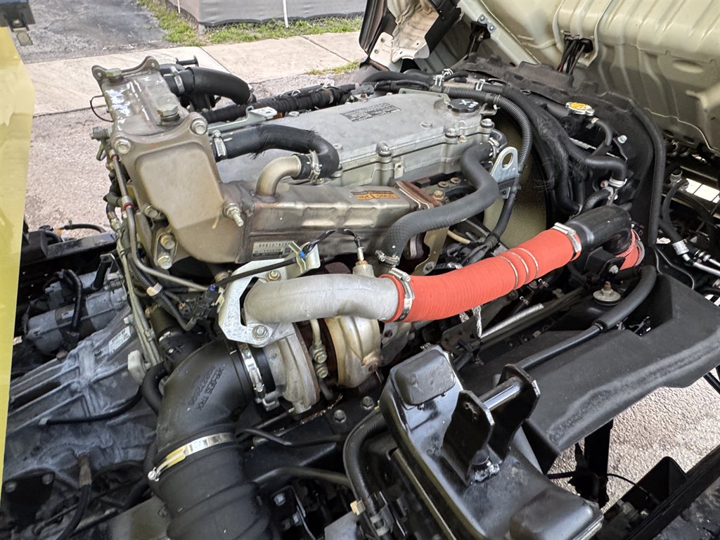 2017 Isuzu Nrr - $24,995
