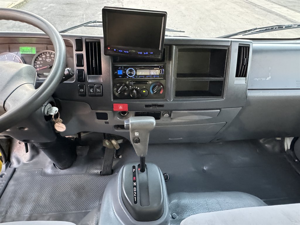 2017 Isuzu Nrr - $24,995