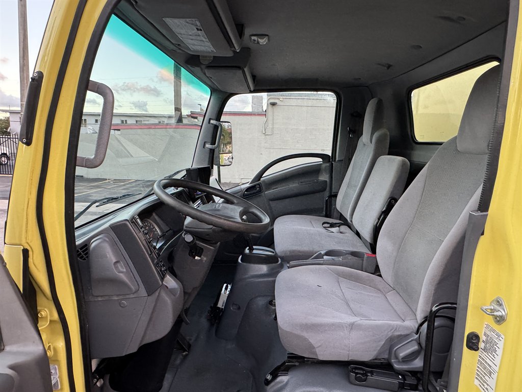 2017 Isuzu Nrr - $24,995